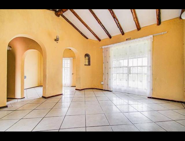 3 BEDROOM HOUSE FOR SALE IN BIRCHLEIGH NORTH